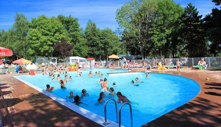 Aanbiedingen en korting Camping Huttopia Étang de Fouché Arnay-le-Duc