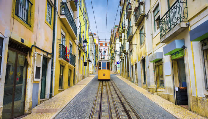 Stedentrip naar Lissabon en vakantiehuizen in Portugal