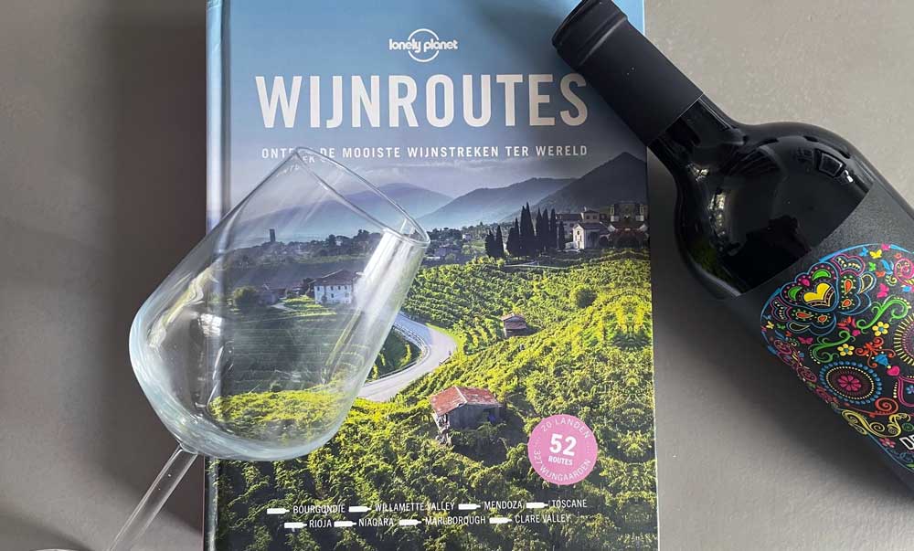Inspiratie voor prachtige wijnreizen in het boek Wijnroutes. Voor autorondreizen over de hele wereld!