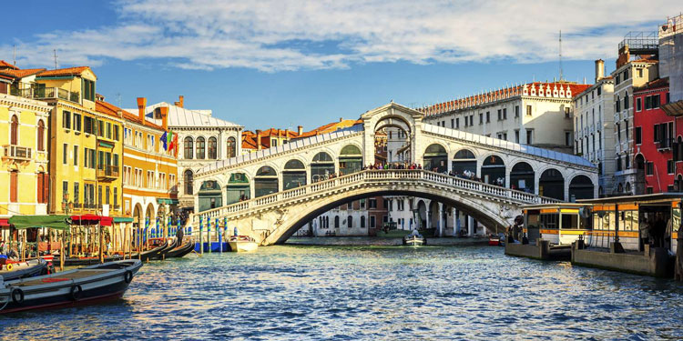 bezoek aan de Ponte Di Rialto Venice