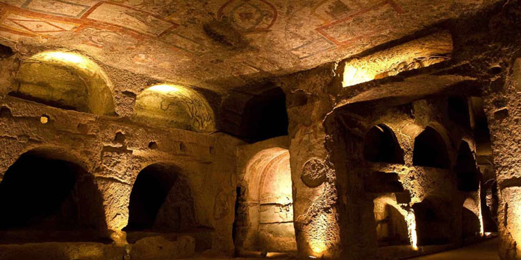 Een bezoek aan de San Gennaro-catacomben in Italië