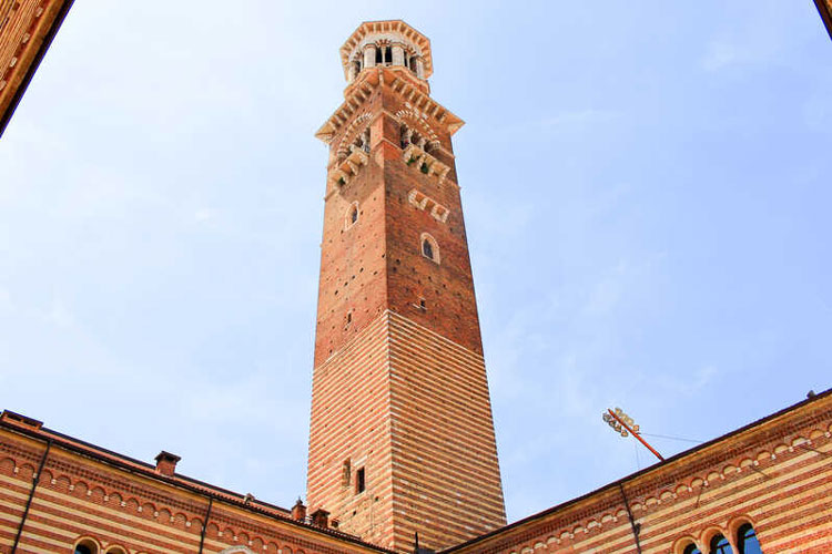Torre Dei Lamberti in Verona bezoeken